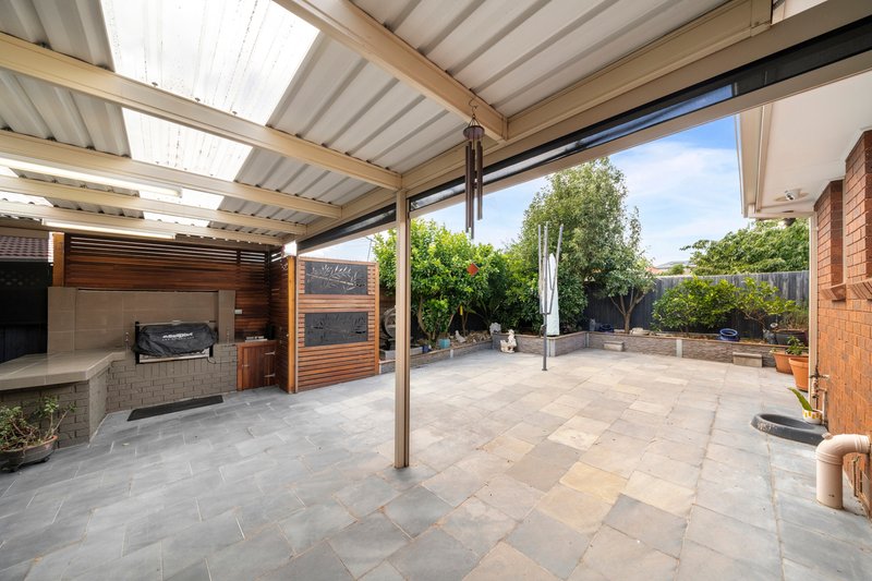 Photo - 68 Redleap Avenue, Mill Park VIC 3082 - Image 12