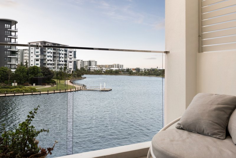 Photo - 68 Reflection Crescent, Birtinya QLD 4575 - Image 9