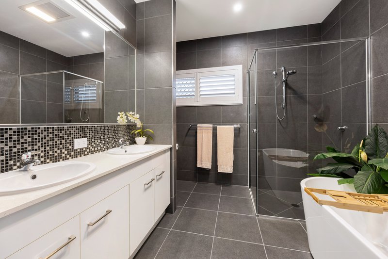 Photo - 68 Reflection Crescent, Birtinya QLD 4575 - Image 12