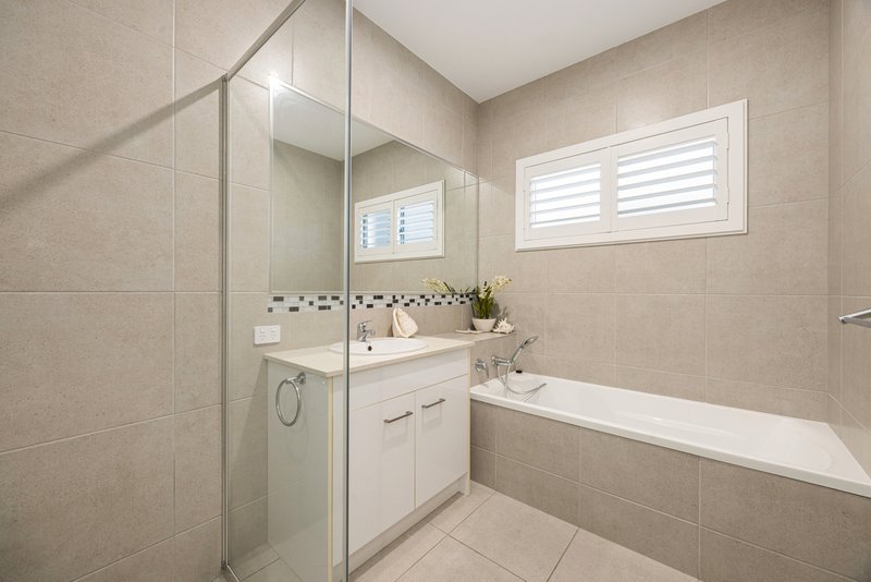 Photo - 68 Reflection Crescent, Birtinya QLD 4575 - Image 14