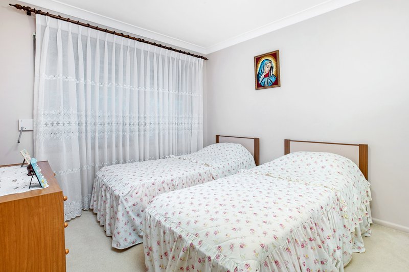 Photo - 68 Rex Road, Georges Hall NSW 2198 - Image 6