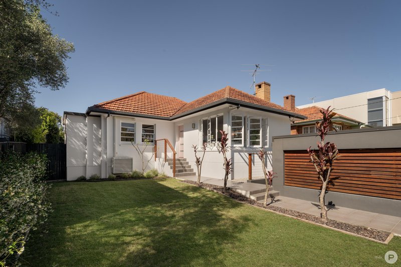 Photo - 68 Rilatt Street, Wavell Heights QLD 4012 - Image 2