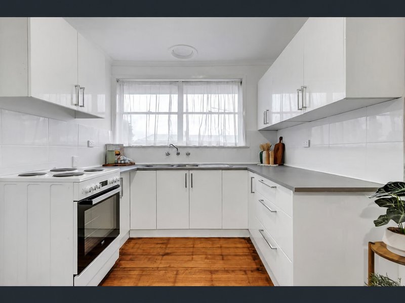 Photo - 68 Ripplebrook Drive, Broadmeadows VIC 3047 - Image 4