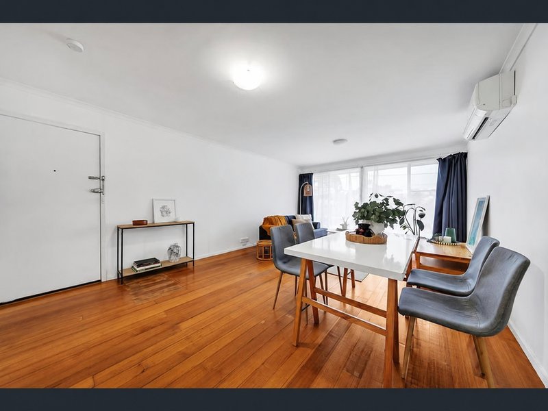 Photo - 68 Ripplebrook Drive, Broadmeadows VIC 3047 - Image 6
