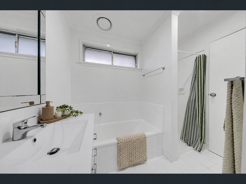Photo - 68 Ripplebrook Drive, Broadmeadows VIC 3047 - Image 10