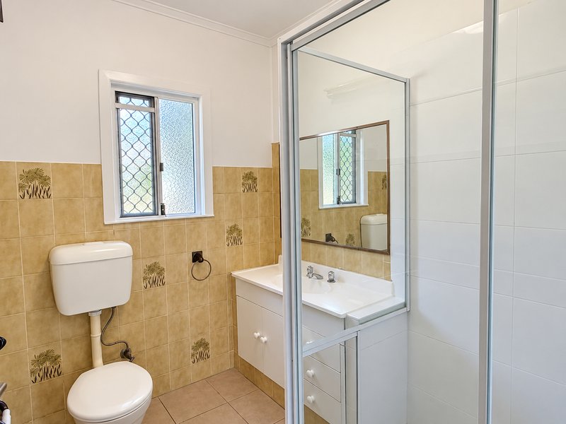 Photo - 68 Robert Street, Labrador QLD 4215 - Image 9