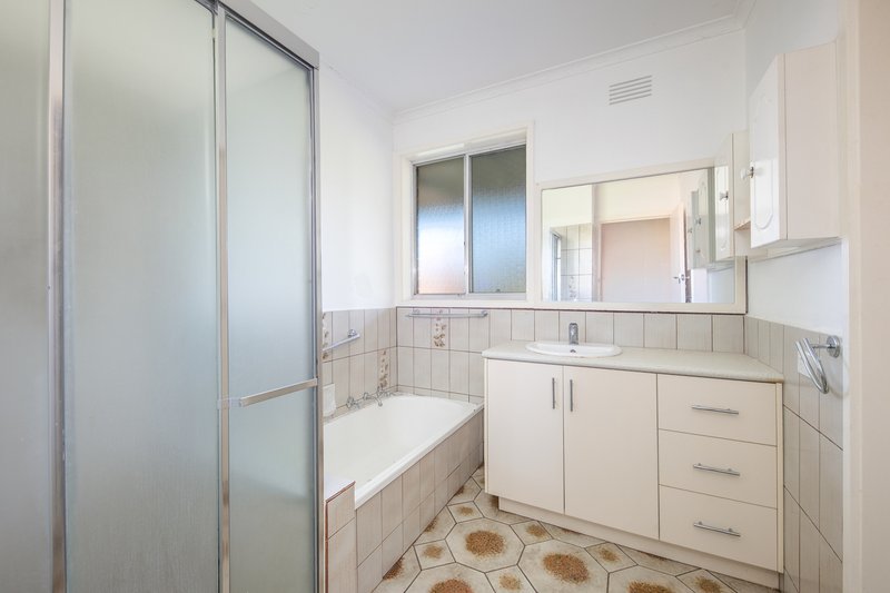 Photo - 68 Station Street, Sunbury VIC 3429 - Image 8
