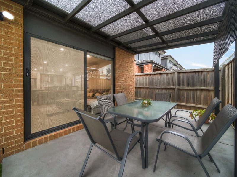 Photo - 68 Stature Avenue, Clyde North VIC 3978 - Image 14