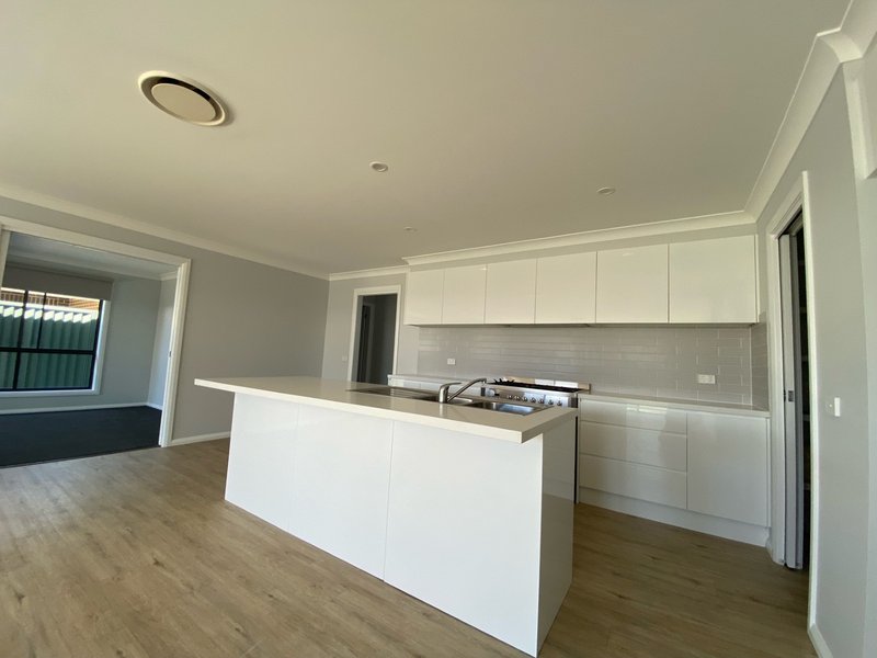 Photo - 68 Sunbright Road, Kelso NSW 2795 - Image 6