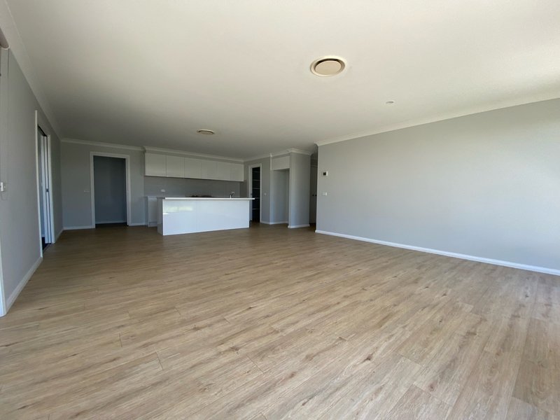 Photo - 68 Sunbright Road, Kelso NSW 2795 - Image 8