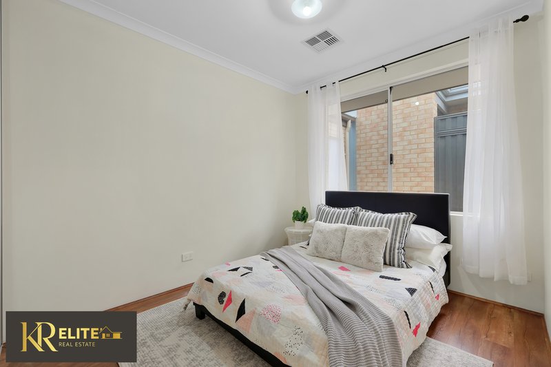 Photo - 68 Sunstone Boulevard, Treeby WA 6164 - Image 16