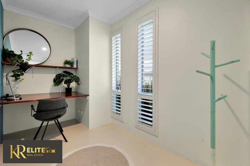 Photo - 68 Sunstone Boulevard, Treeby WA 6164 - Image 19