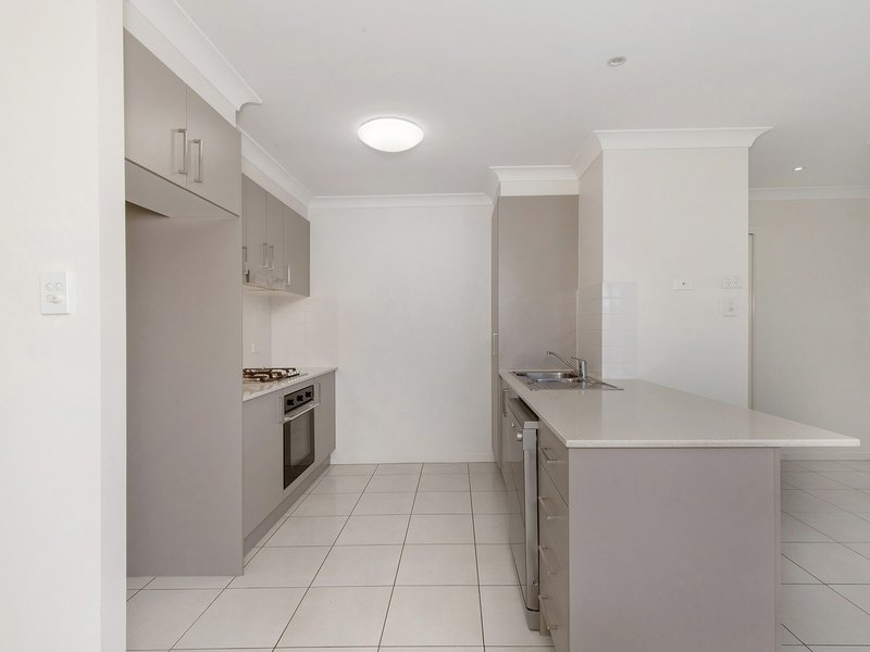 Photo - 68 Taurus Circuit, Coomera QLD 4209 - Image 3