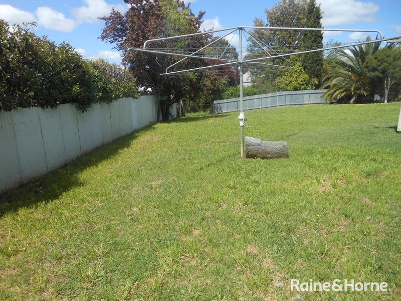 Photo - 68 Thornhill Street, Young NSW 2594 - Image 4