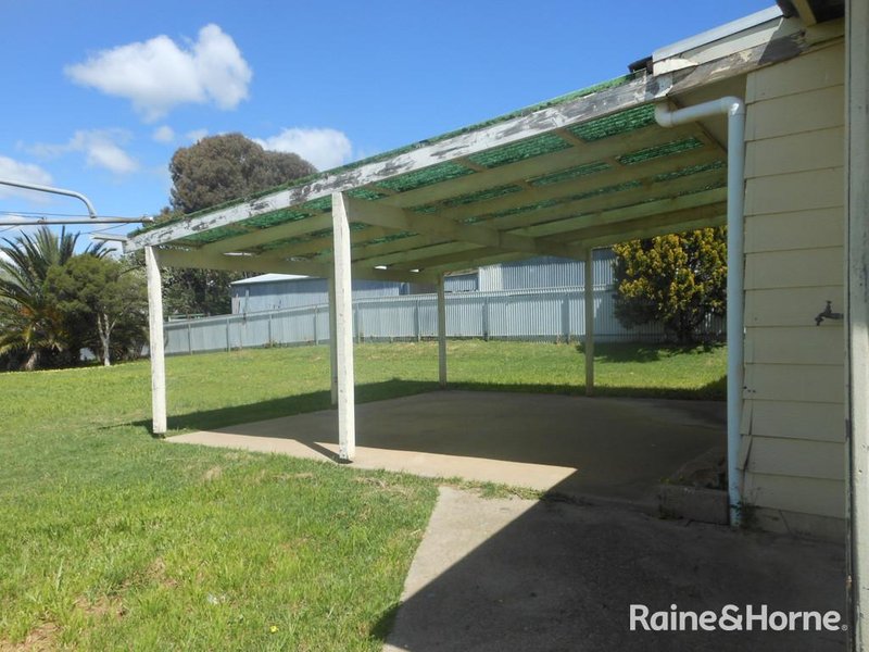 Photo - 68 Thornhill Street, Young NSW 2594 - Image 6