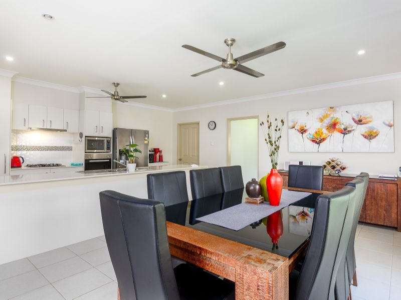 68 Veivers Rd , Palm Cove QLD 4879