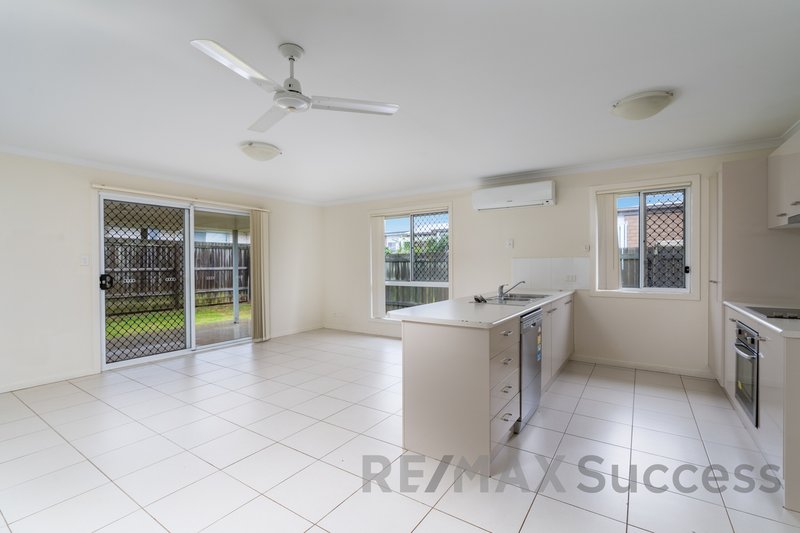Photo - 68 Wandsworth Street, Cranley QLD 4350 - Image 3