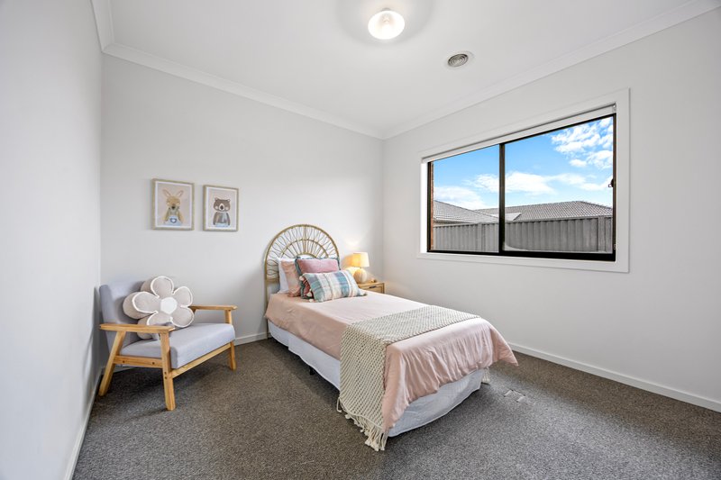 Photo - 68 Wexford Street, Alfredton VIC 3350 - Image 11