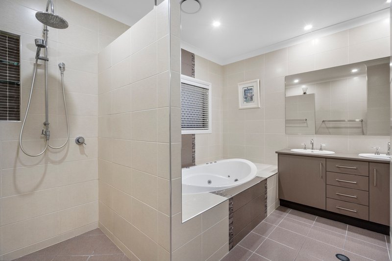 Photo - 68 Woodend Court, Park Ridge QLD 4125 - Image 9