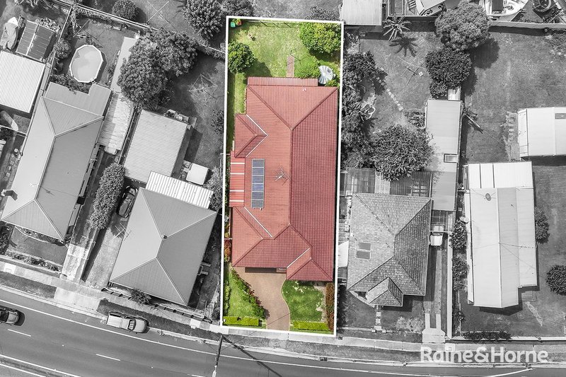 Photo - 681 Pacific Highway, Belmont NSW 2280 - Image 12