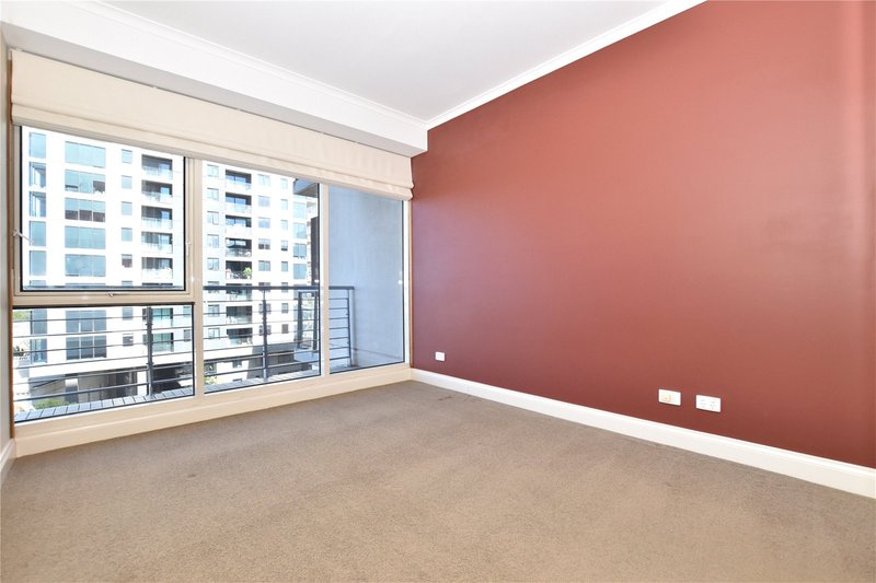 Photo - 68/632 St Kilda Road, Melbourne VIC 3004 - Image 3