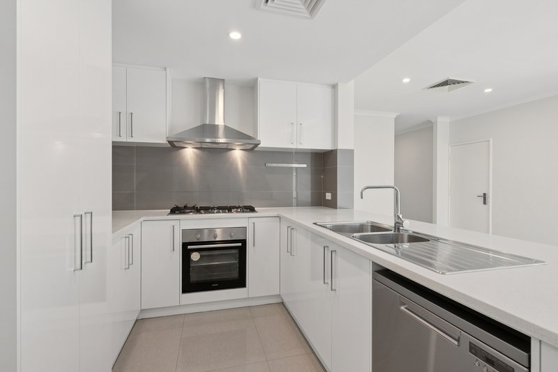 Photo - 68B Jubilee Street, Beckenham WA 6107 - Image 2