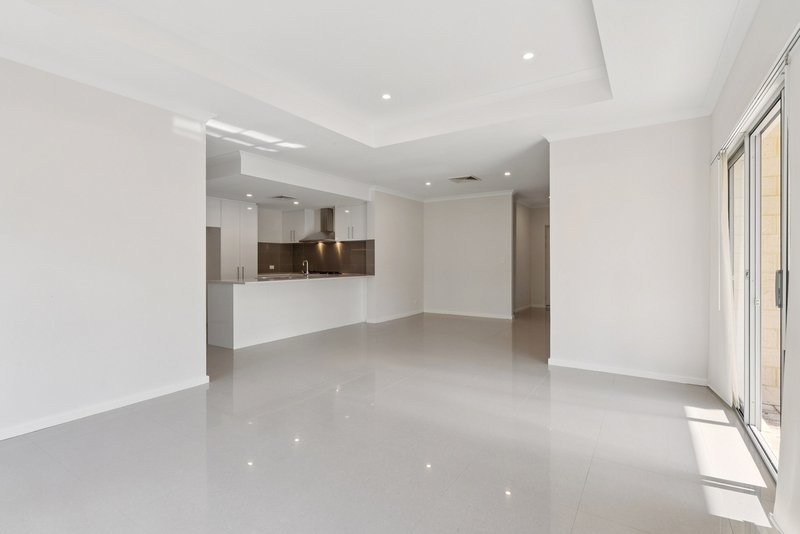 Photo - 68B Jubilee Street, Beckenham WA 6107 - Image 3