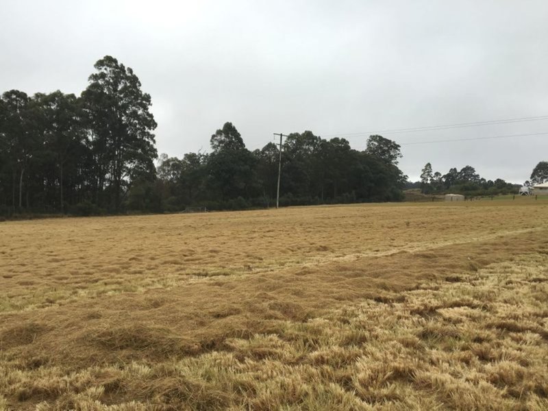 Photo - 69 - 71 Lorikeet Circuit, Kingaroy QLD 4610 - Image 2