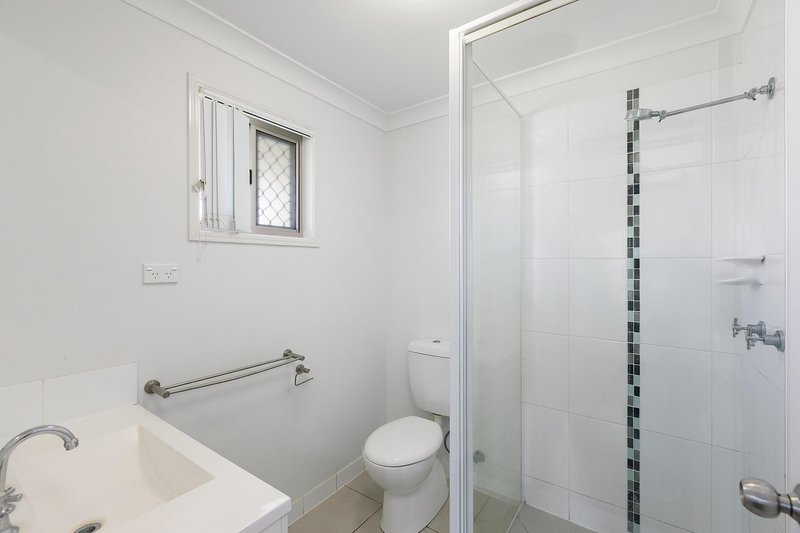 Photo - 69 Abby Drive, Gracemere QLD 4702 - Image 5