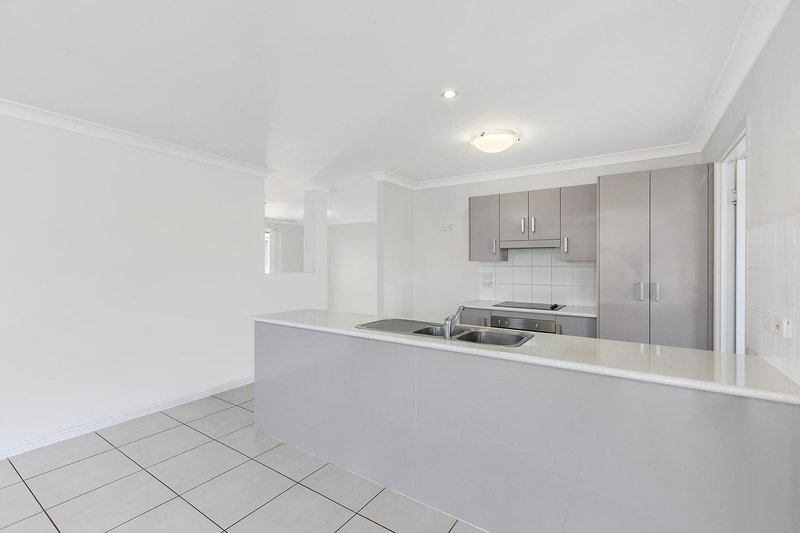 Photo - 69 Abby Drive, Gracemere QLD 4702 - Image 7