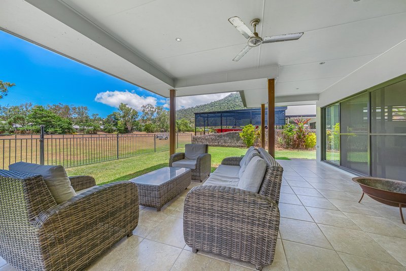 69 Abell Road, Cannonvale QLD 4802