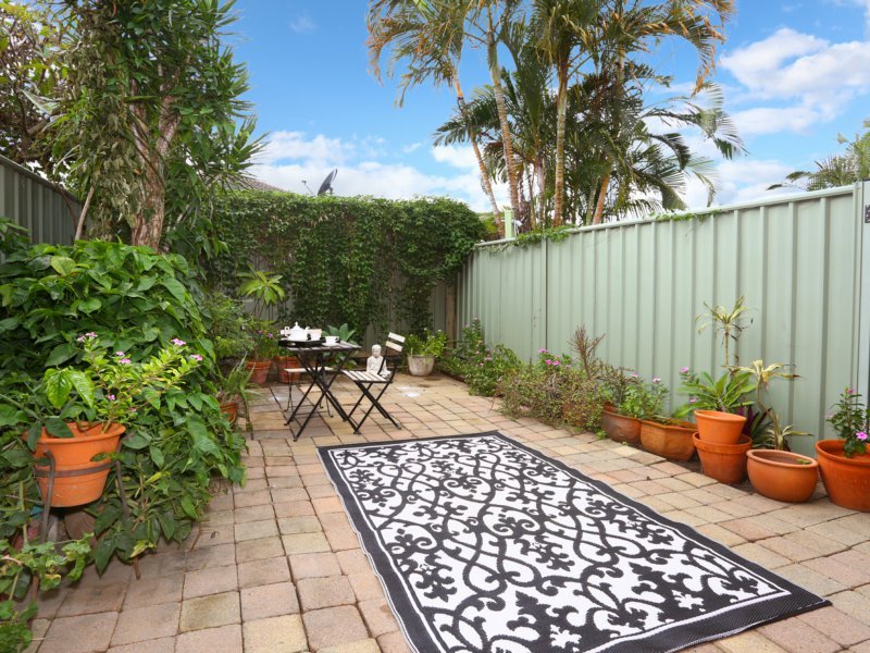 Photo - 6/9 Aquila Crt , Mermaid Waters QLD 4218 - Image 2