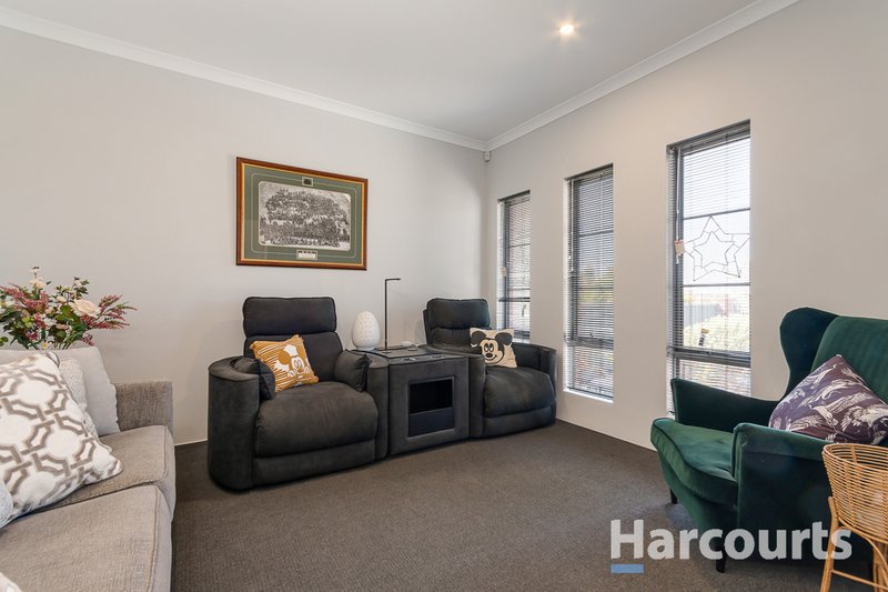 Photo - 69 Aviator Boulevard, Clarkson WA 6030 - Image 9