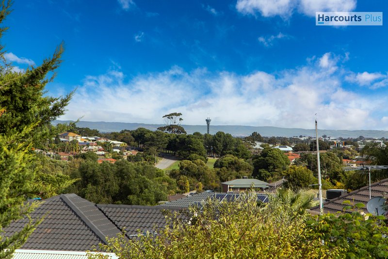 Photo - 69 Barramundi Drive, Hallett Cove SA 5158 - Image 2