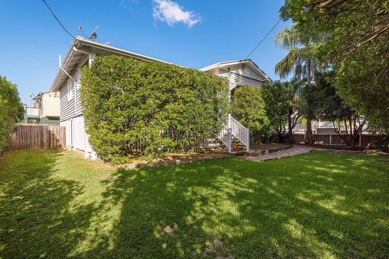 Photo - 69 Beatrice Street, Hawthorne QLD 4171 - Image 2