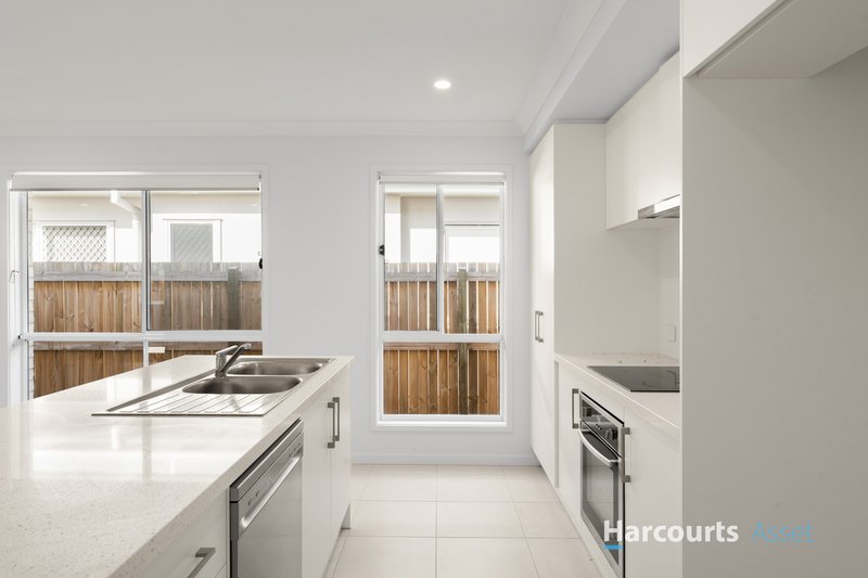Photo - 69 Boomi Avenue, South Maclean QLD 4280 - Image 5