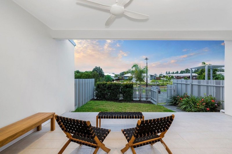 Photo - 6/9 Bottle Brush Circuit, Coomera QLD 4209 - Image 3