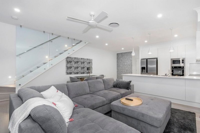 Photo - 6/9 Bottle Brush Circuit, Coomera QLD 4209 - Image 4