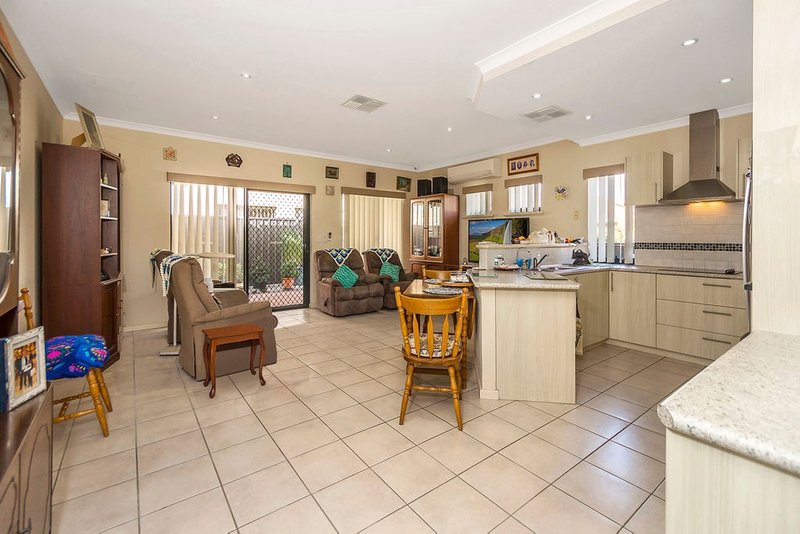 Photo - 6/9 Bradbury Street, Rockingham WA 6168 - Image 6