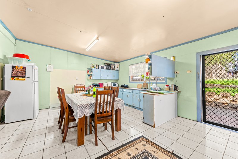 Photo - 69 Brisbane Road, Bundamba QLD 4304 - Image 6