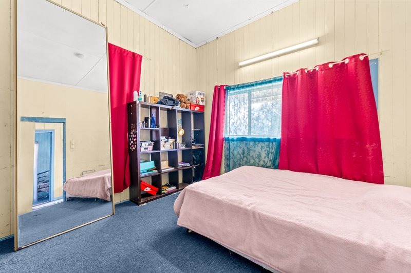 Photo - 69 Brisbane Road, Bundamba QLD 4304 - Image 10