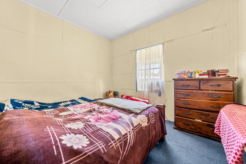 Photo - 69 Brisbane Road, Bundamba QLD 4304 - Image 12
