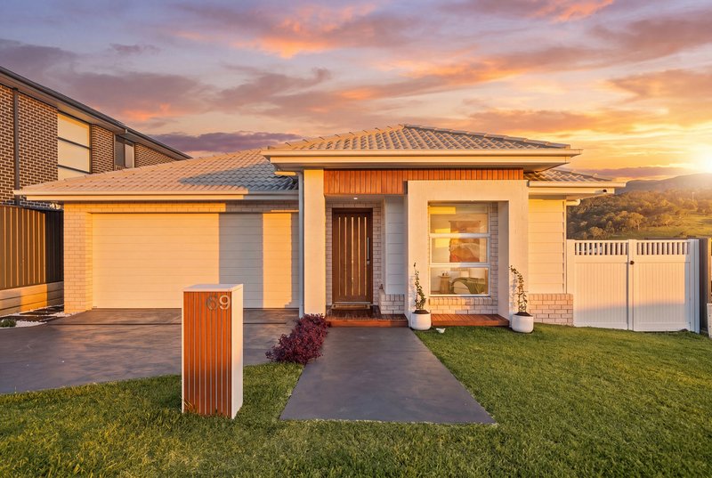 Photo - 69 Bristlebird Drive, Calderwood NSW 2527 - Image 1