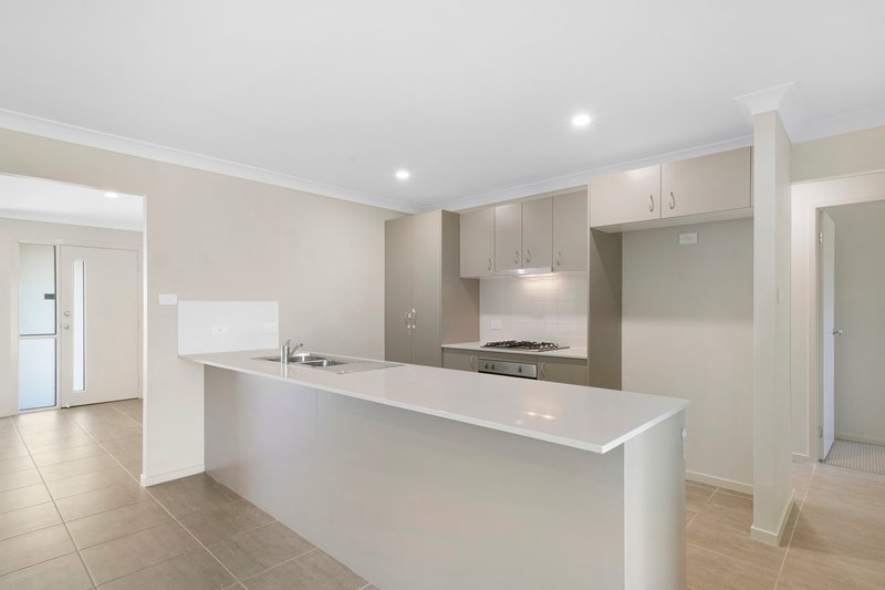 Photo - 69 Broad Street, Gillieston Heights NSW 2321 - Image 2
