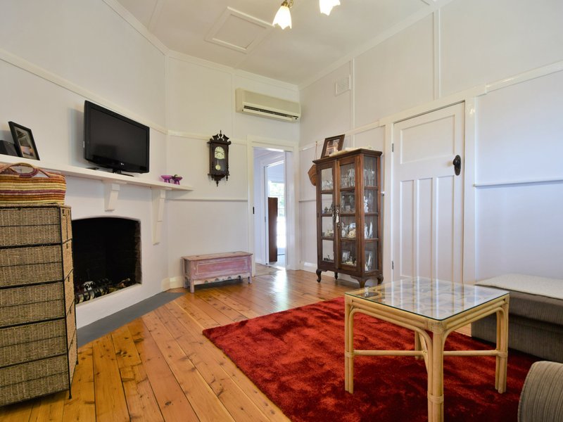 Photo - 69 Brock Street, Young NSW 2594 - Image 5