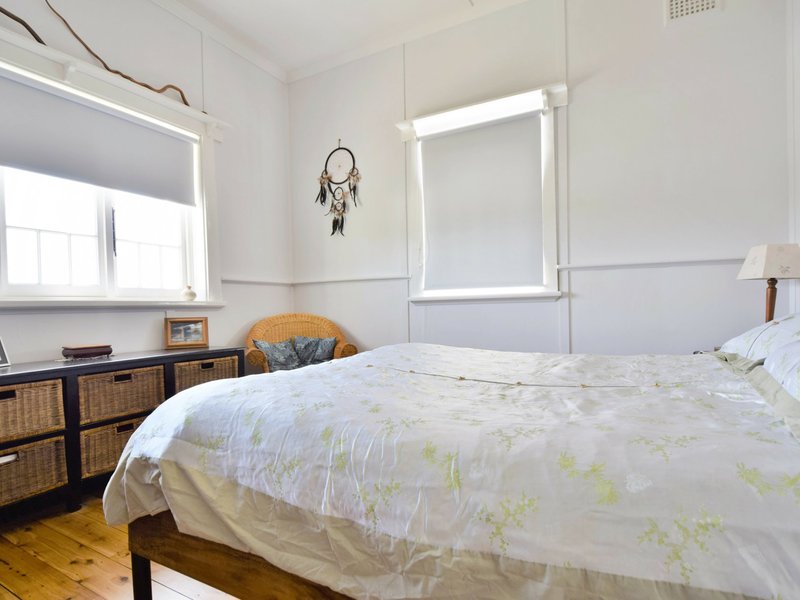 Photo - 69 Brock Street, Young NSW 2594 - Image 10