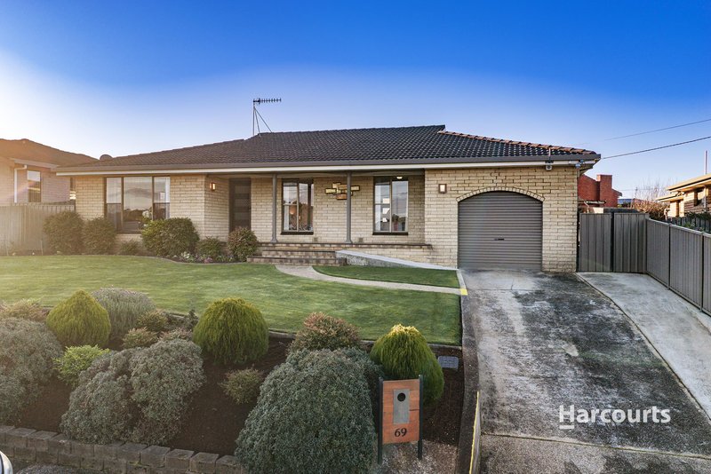 Photo - 69 Cardigan Street, Somerset TAS 7322 - Image 1