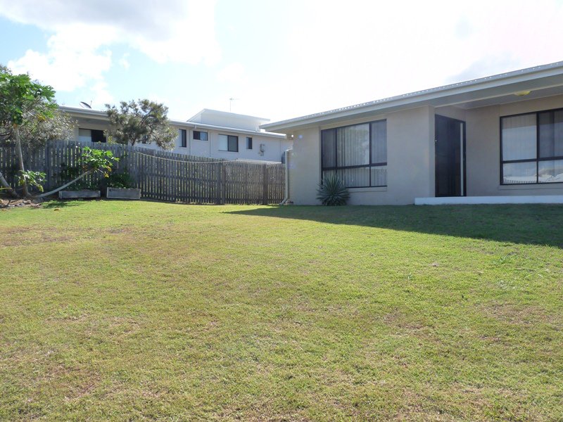 Photo - 69 Cavella Drive, Glen Eden QLD 4680 - Image 13