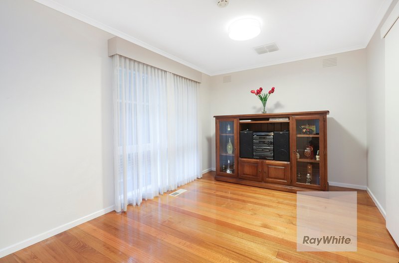 Photo - 69 Clarke Drive, Gladstone Park VIC 3043 - Image 6