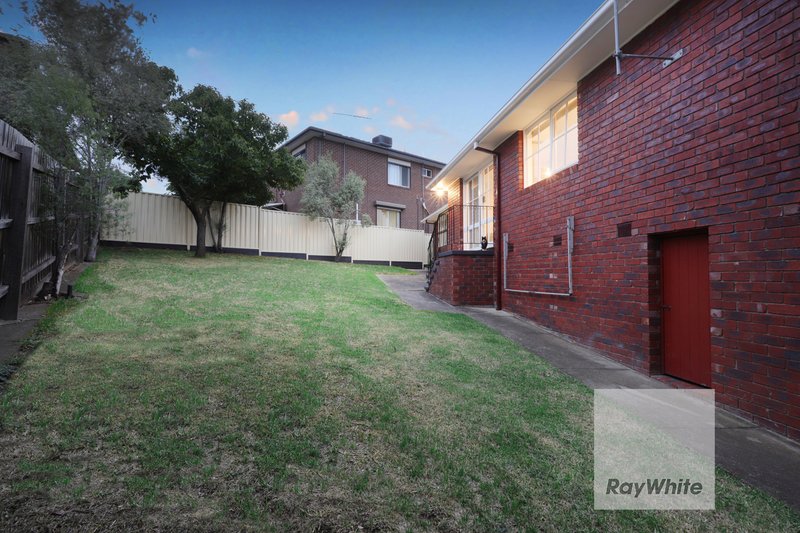 Photo - 69 Clarke Drive, Gladstone Park VIC 3043 - Image 17